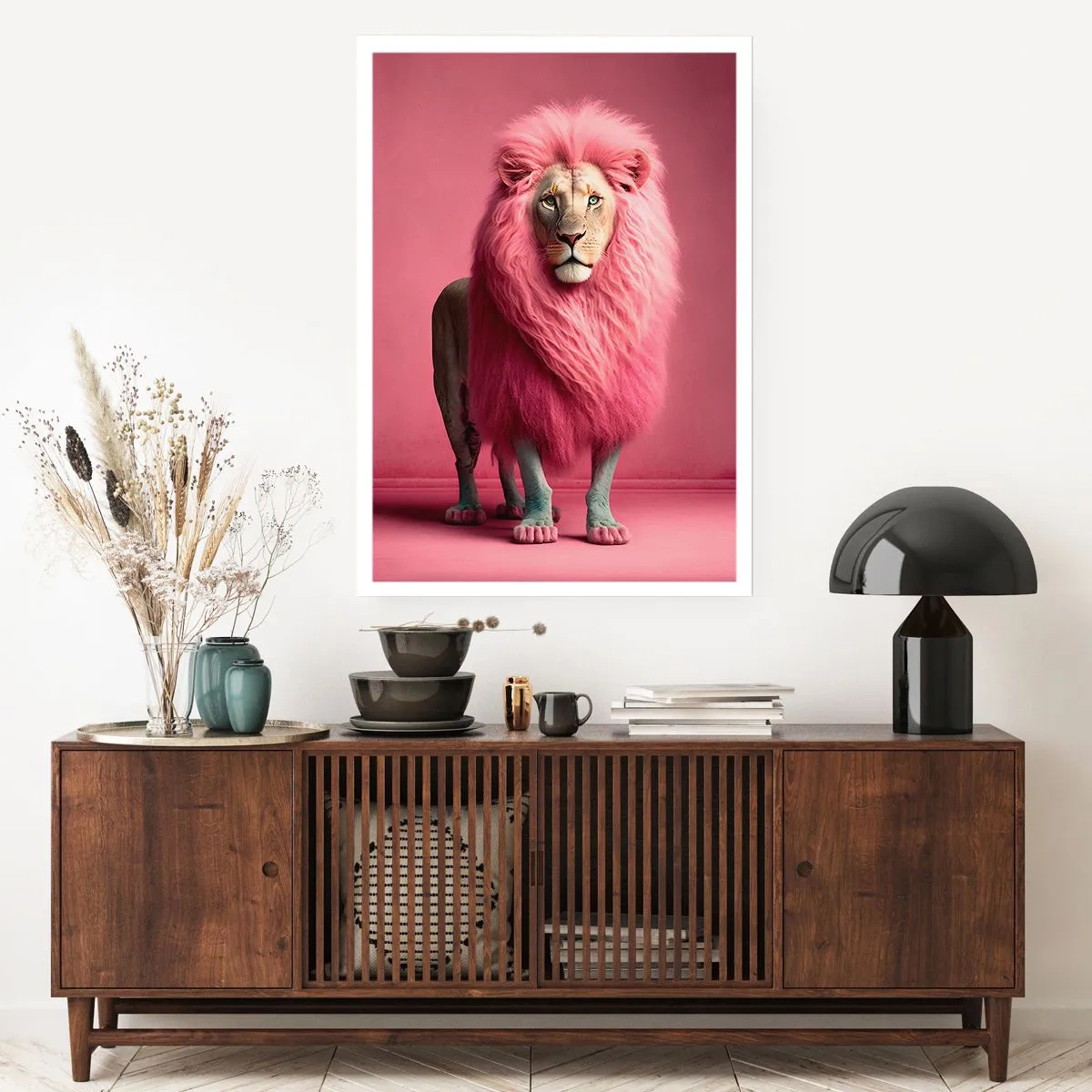 Poster - Ein Löwe mit rosa Mähne auf rosa Hintergrund - 50x70cm - Und du hast keine Angst mehr - Moderne Wanddekoration für Wohnzimmer und Schlafzimmer ARTTOR