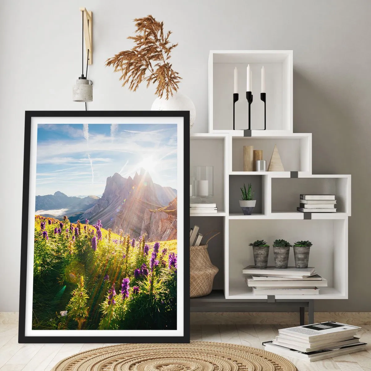 Poster in einem schwarzem Rahmen - Eine Berglandschaft mit einer Blumenwiese bei Sonnenaufgang - 50x70cm - Das geheime Leben der Kräuter - Moderne Wanddekoration für Wohnzimmer und Schlafzimmer ARTTOR