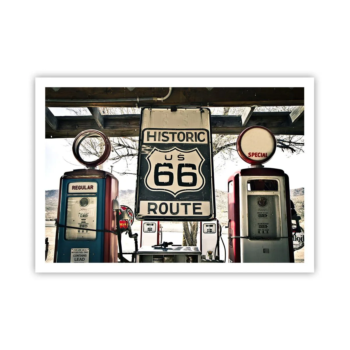 Poster - Historische Tankstelle an der Route 66 - 100x70cm - Amerikanische Retro-Reise - Moderne Wanddekoration für Wohnzimmer und Schlafzimmer ARTTOR