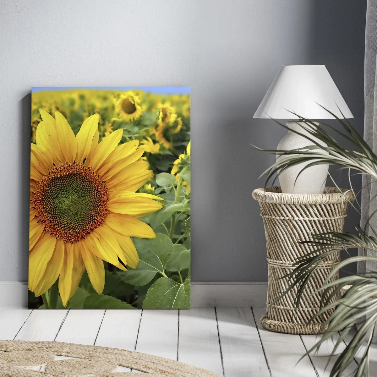 Bild auf Leinwand - Leinwandbild - Ein Feld mit Sonnenblumen und gelben Blüten vor einem Hintergrund aus grünen Blättern - 50x70cm - Hunderte von Sonnen flammten auf - Moderne Wanddekoration für Wohnzimmer und Schlafzimmer ARTTOR