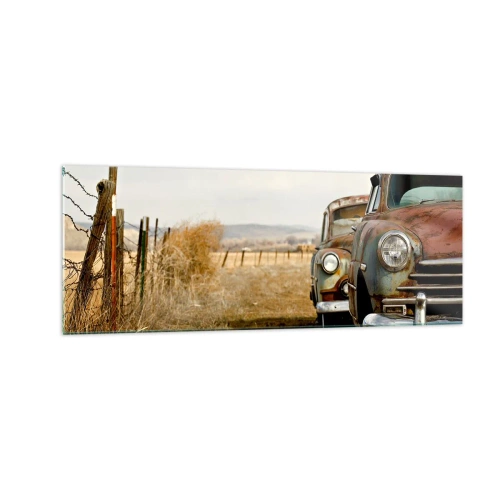 Glasbild - Bild auf glas - Zwei alte Autos auf einem Feldweg neben einem Holzzaun - 140x50cm - Eine wohlverdiente Ruhe - Moderne Wanddekoration für Wohnzimmer und Schlafzimmer ARTTOR