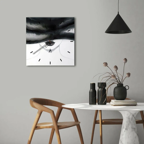 Wanduhr - Glasuhr - Ein subtiles Porträt einer Frau, deren Gesicht in einem monochromen Stil bedeckt ist. - 30x30cm - Ein sinnliches Geheimnis - Moderne Wanddekoration für Wohnzimmer und Schlafzimmer ARTTOR