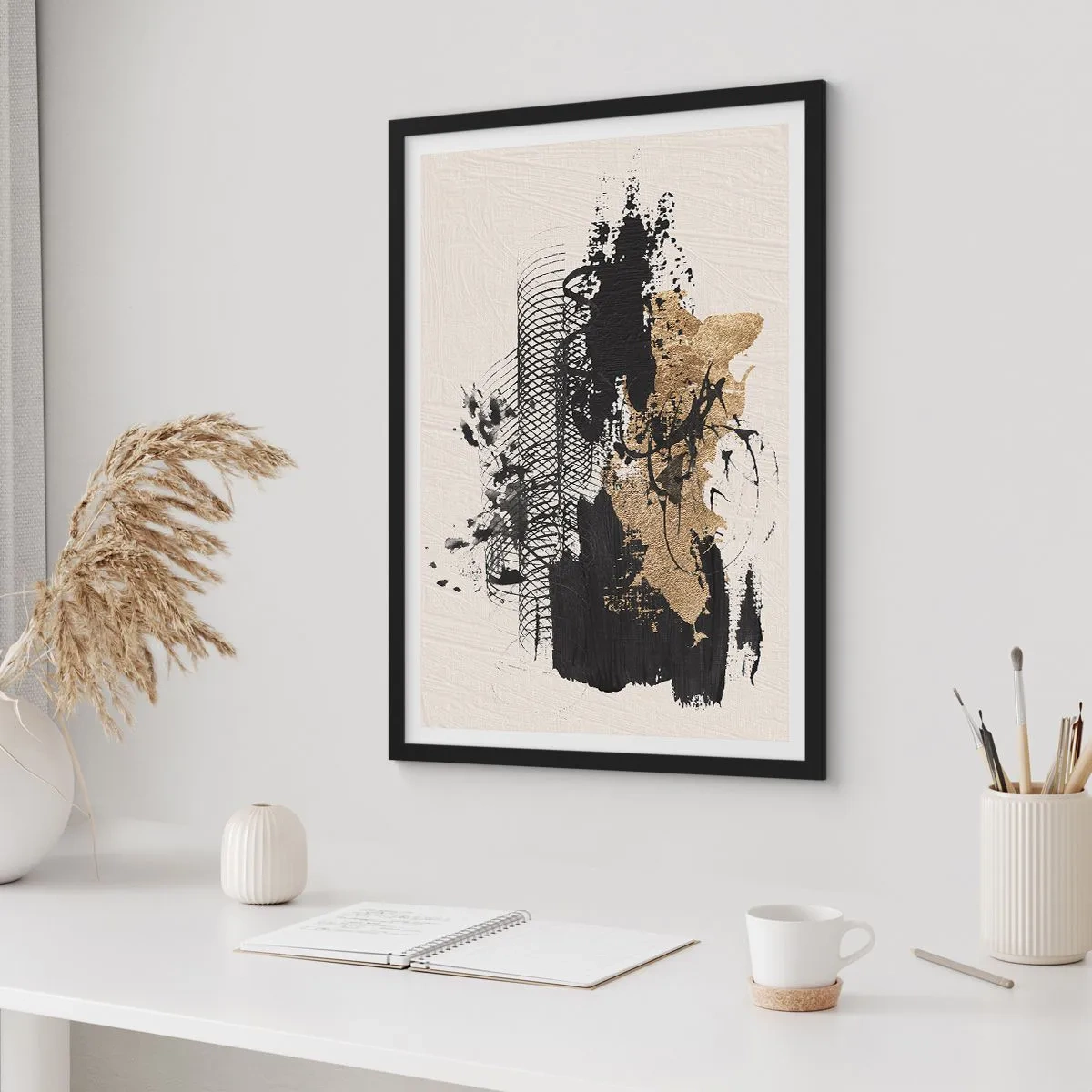 Poster in einem schwarzem Rahmen - Abstrakte Komposition in Schwarz- und Goldtönen - 50x70cm - Komposition mit Leidenschaft - Moderne Wanddekoration für Wohnzimmer und Schlafzimmer ARTTOR