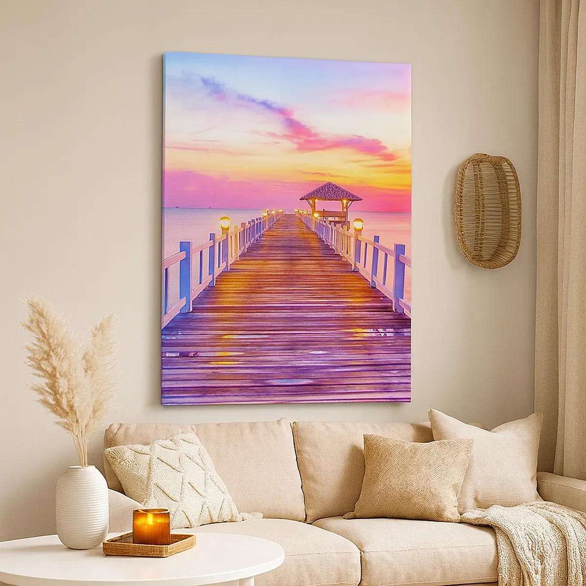 Bild auf Leinwand - Leinwandbild - Ein Pier über dem Wasser bei Sonnenuntergang in Pastellfarben - 50x70cm - Die lila-goldene Stille des Abends - Moderne Wanddekoration für Wohnzimmer und Schlafzimmer ARTTOR