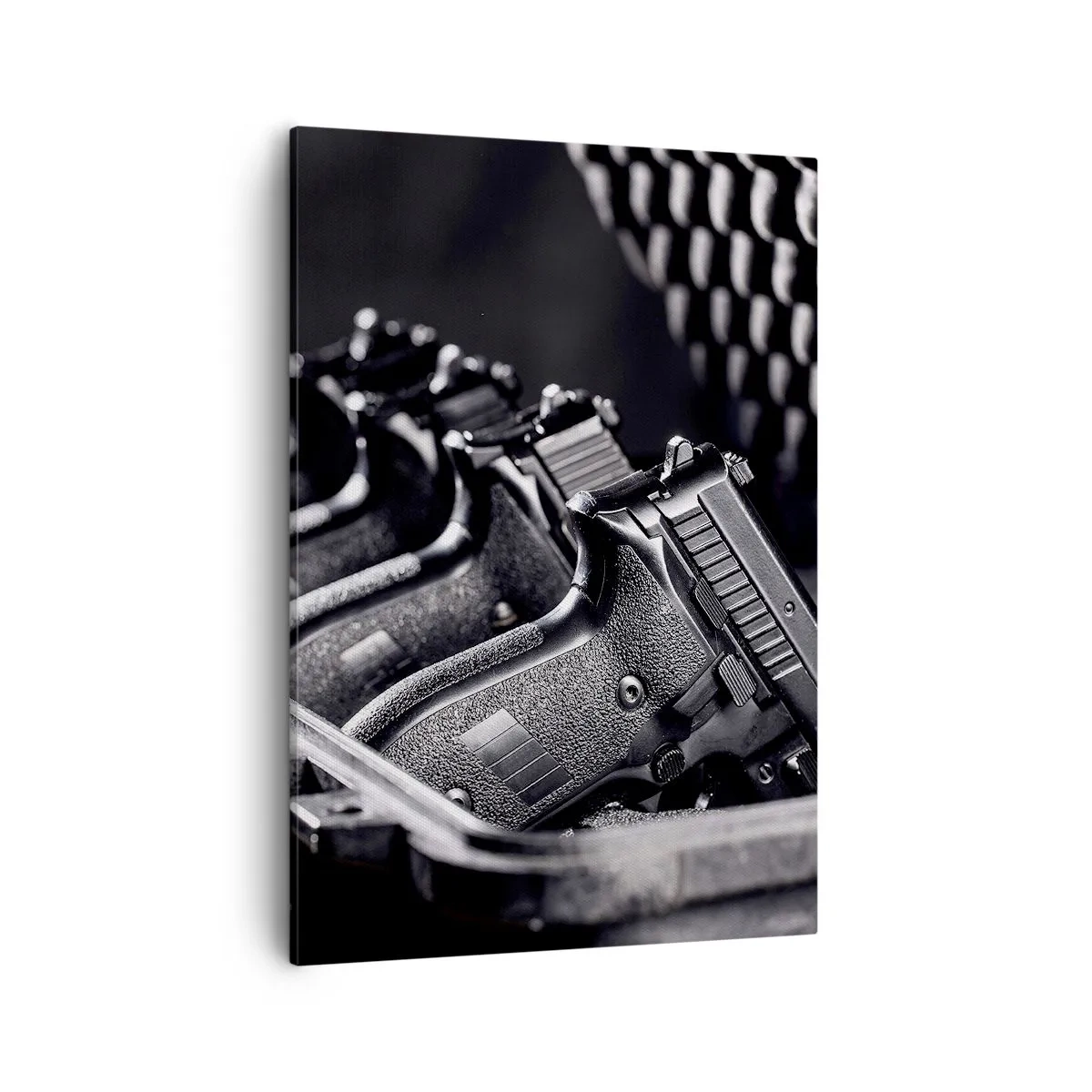 Bild auf Leinwand - Leinwandbild - Ein Schwarzweißbild eines Stapels Waffen in einem Koffer. - 50x70cm - Männersport - Moderne Wanddekoration für Wohnzimmer und Schlafzimmer ARTTOR