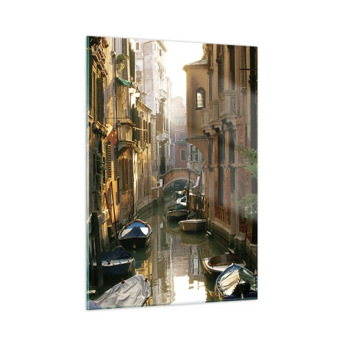 Glasbild - Bild auf glas - Ein venezianischer Kanal mit Booten, umgeben von historischen Mietshäusern - 50x70cm - In einer venezianischen Gasse - Moderne Wanddekoration für Wohnzimmer und Schlafzimmer ARTTOR