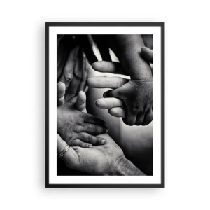 Poster in einem schwarzem Rahmen - Schwarz-weißes Motiv von Händen, die Verbundenheit symbolisieren - 50x70cm - Mensch sein - Moderne Wanddekoration für Wohnzimmer und Schlafzimmer ARTTOR