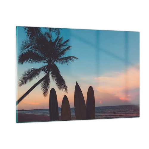 Glasbild - Bild auf glas - Palmen und Surfbretter am Strand bei Sonnenuntergang - 120x80cm - Morgen wird es auch lustig - Moderne Wanddekoration für Wohnzimmer und Schlafzimmer ARTTOR