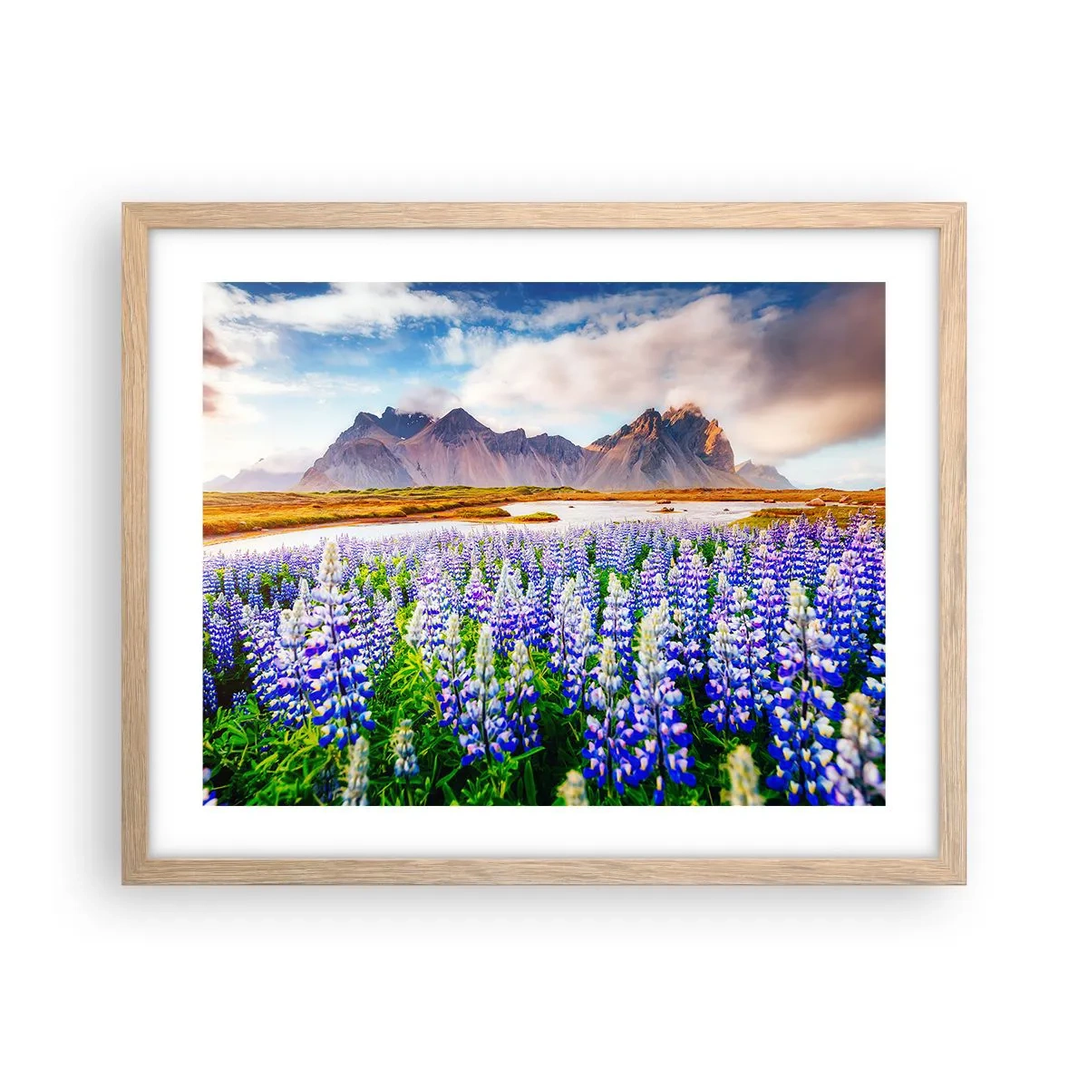 Poster in einem Rahmen aus heller Eiche - Kraft und Strenge neben Sanftmut - 50x40 cm