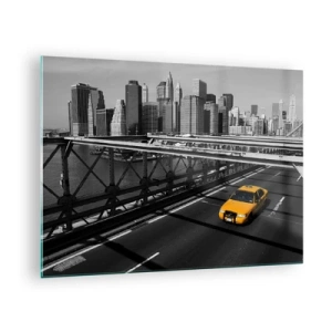 Glasbild - Bild auf glas - Ein gelbes Taxi auf einer Brücke mit Blick auf Manhattan - 70x50cm - Die Farbe einer Großstadt - Moderne Wanddekoration für Wohnzimmer und Schlafzimmer ARTTOR