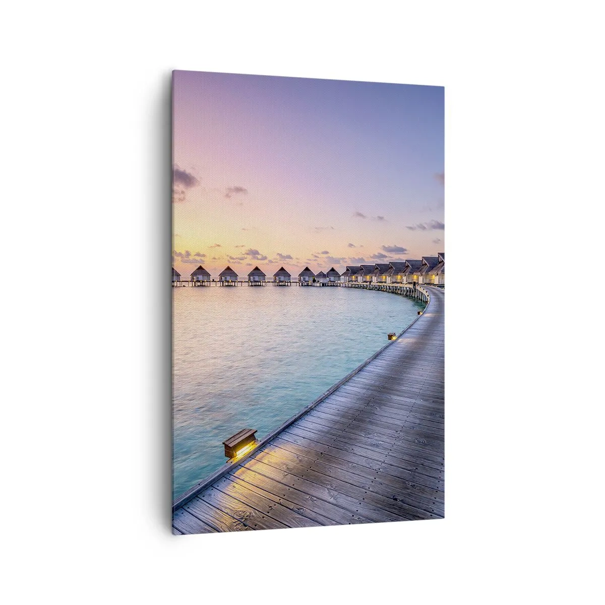 Bild auf Leinwand - Leinwandbild - Der Pier, der bei Sonnenuntergang zu den Cottages am Wasser führt - 80x120cm - Urlaub - zurück zu den Quellen - Moderne Wanddekoration für Wohnzimmer und Schlafzimmer ARTTOR