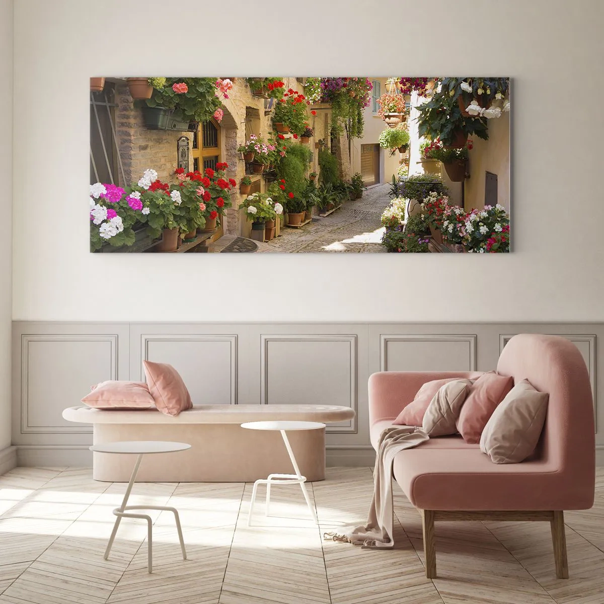 Glasbild - Bild auf glas - Eine Straße mit Topfblumen und Steinmauern - 160x50cm - In der Flut Blumen - Moderne Wanddekoration für Wohnzimmer und Schlafzimmer ARTTOR
