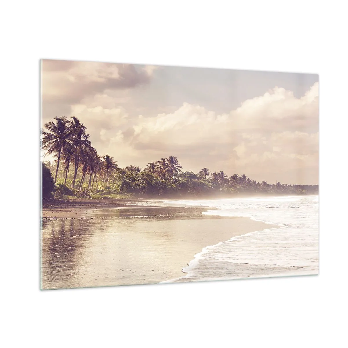 Glasbild - Bild auf glas - Ein goldener Strand mit Palmen und einem ruhigen Ozean im sanften Licht - 100x70cm - Die Liebkosung der Wellen - Moderne Wanddekoration für Wohnzimmer und Schlafzimmer ARTTOR