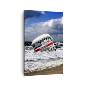 Bild auf Leinwand - Leinwandbild - Ein versunkener Bus am Strand inmitten von Wellen und rauer See - 80x120cm - Und was stehst du so erstaunt? - Moderne Wanddekoration für Wohnzimmer und Schlafzimmer ARTTOR