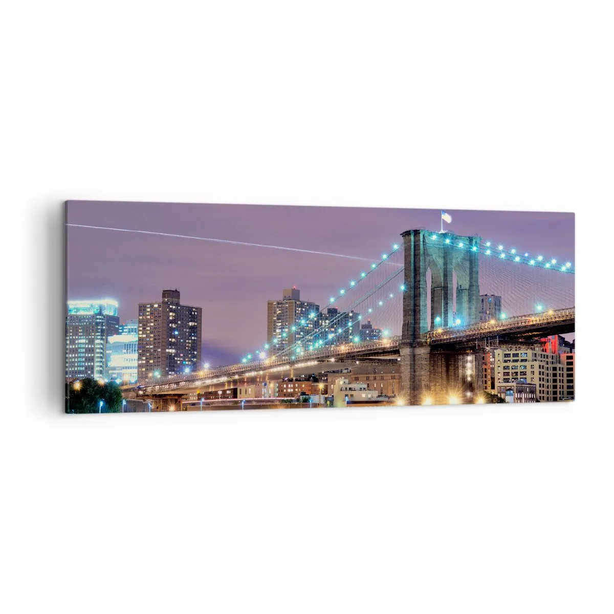 Bild auf Leinwand - Leinwandbild - Brooklyn Bridge bei Nacht mit der beleuchteten Stadt im Hintergrund - 140x50cm - Seit vielen Jahren die Brooklyn Bridge - Moderne Wanddekoration für Wohnzimmer und Schlafzimmer ARTTOR