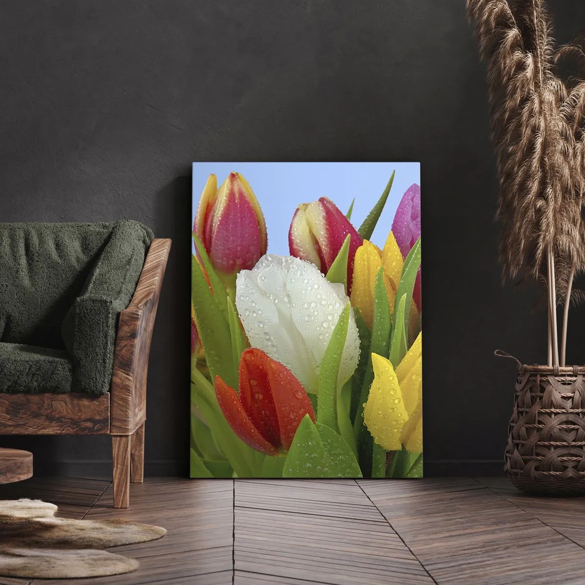 Bild auf Leinwand - Leinwandbild - Bunte Tulpen mit Tautropfen auf blauem Hintergrund bedeckt - 50x70cm - Ein blumiger Regenbogen in Tautropfen - Moderne Wanddekoration für Wohnzimmer und Schlafzimmer ARTTOR