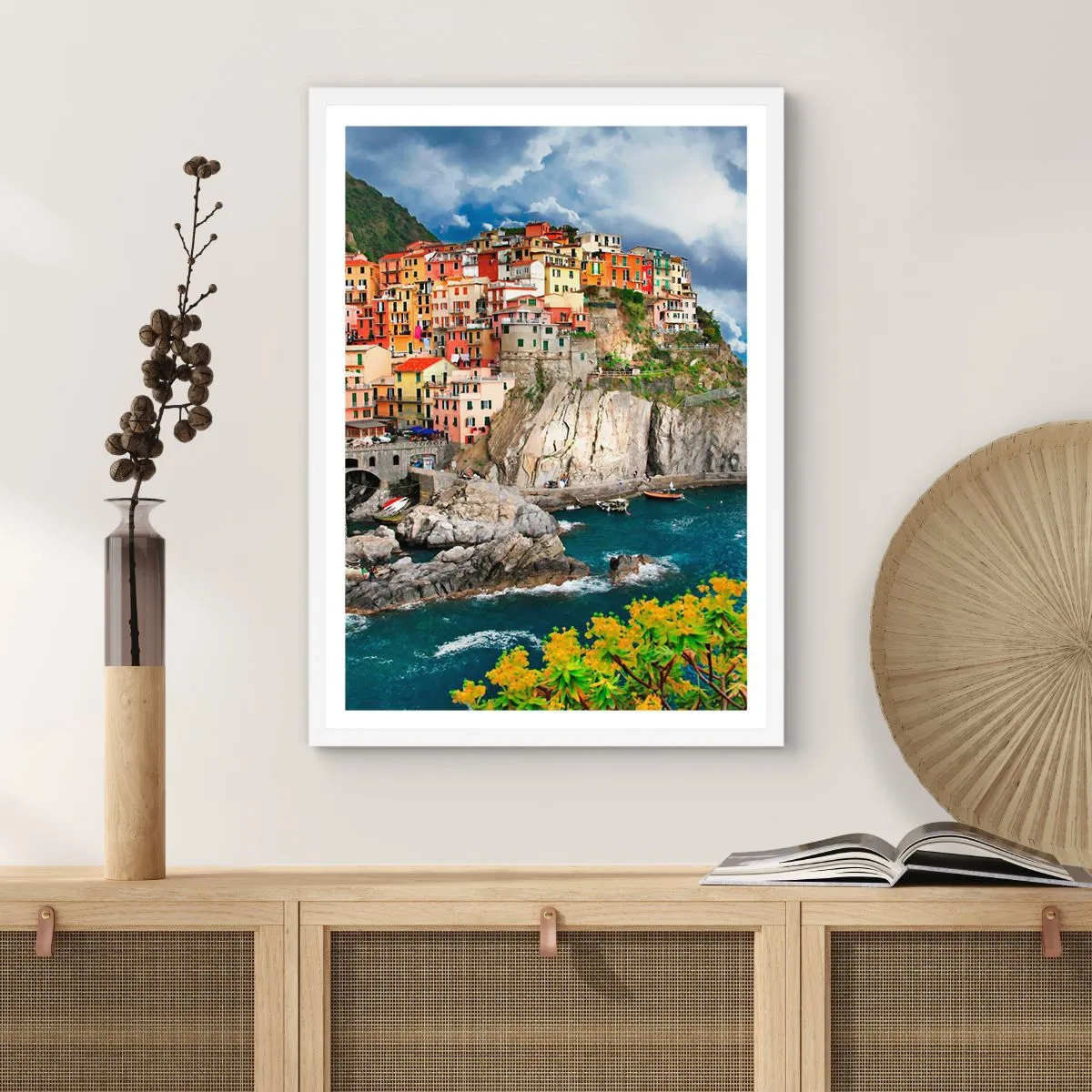 Poster in einem weißen Rahmen - Eine Gruppe umarmt die Felsen - 50x70 cm