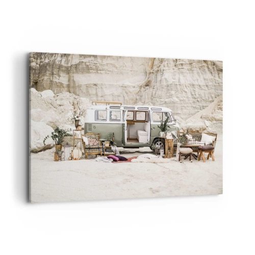 Bild auf Leinwand - Leinwandbild - Ein Retro-Camper im Boho-Design vor einer felsigen Landschaft. - 120x80cm - Es ist die Zeit, die Reise zu beginnen - Moderne Wanddekoration für Wohnzimmer und Schlafzimmer ARTTOR