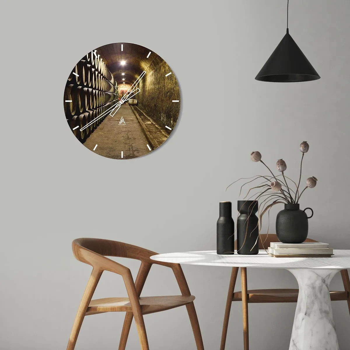 Wanduhr - Glasuhr - Innenraum eines Kellers mit hölzernen Weinfässern - 30x30cm - Es ist gut, sich hinzulegen - Moderne Wanddekoration für Wohnzimmer, Küche und Schlafzimmer ARTTOR