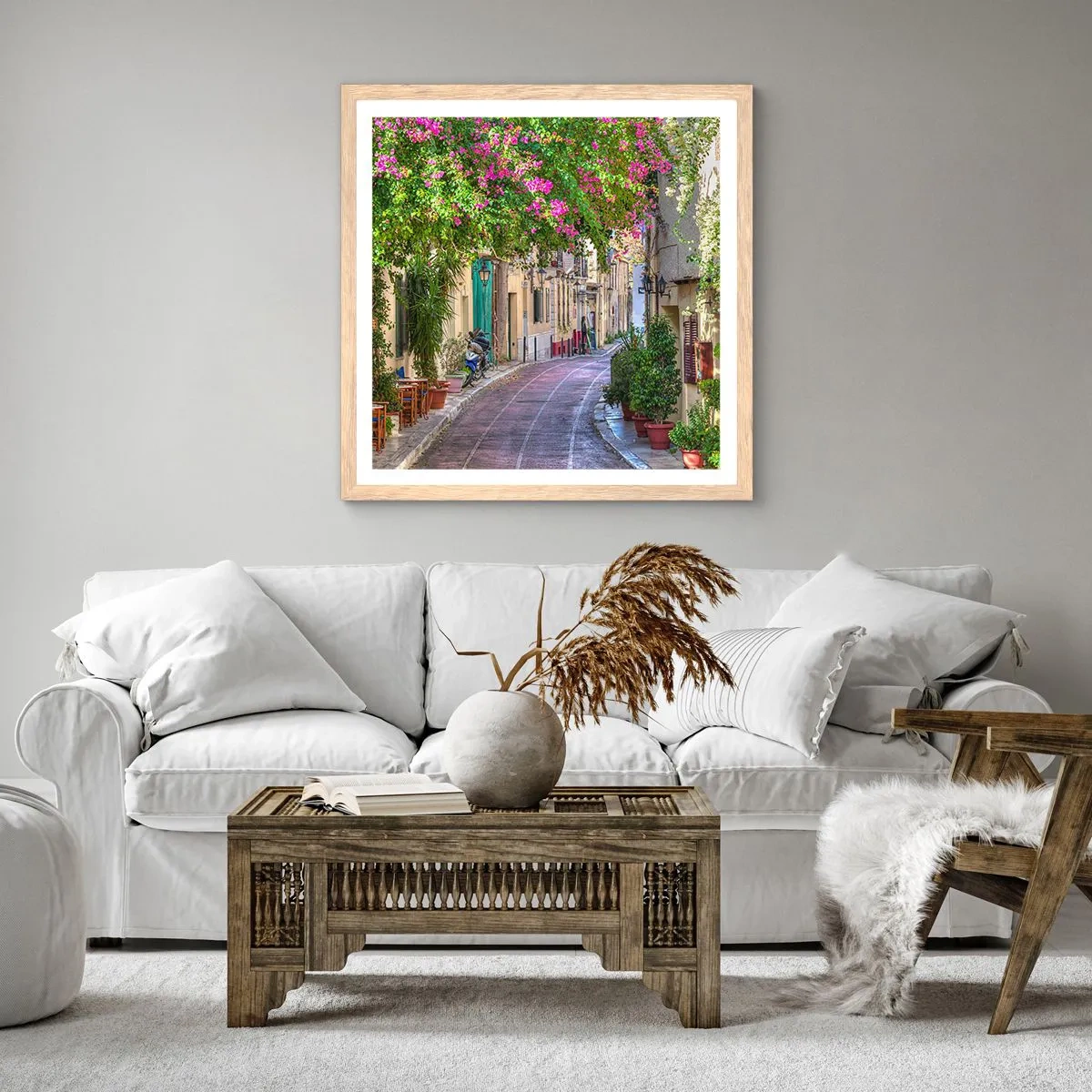 Poster in einem Rahmen aus heller Eiche - Blühende Gasse - 40x40 cm