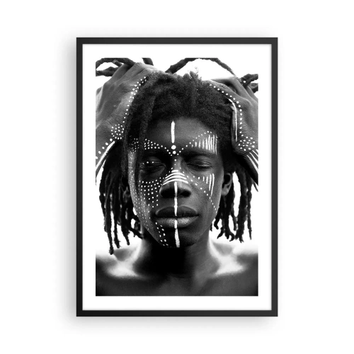 Poster in einem schwarzem Rahmen - Ein Mann mit weißen Malereien im Gesicht und an den Händen - 50x70cm - Wo bist du? - Moderne Wanddekoration für Wohnzimmer und Schlafzimmer ARTTOR