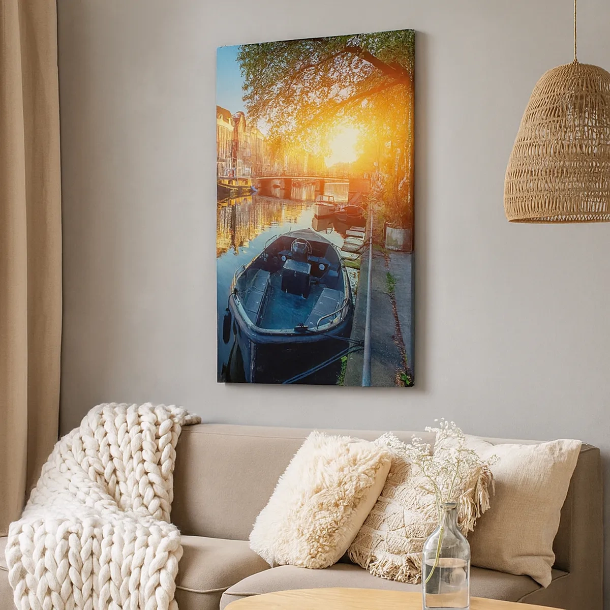 Bild auf Leinwand - Leinwandbild - Amsterdamer Kanal bei Sonnenuntergang - 50x70cm - Morgen in Amsterdam - Moderne Wanddekoration für Wohnzimmer und Schlafzimmer ARTTOR