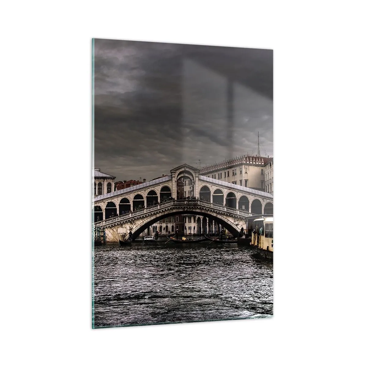 Glasbild - Bild auf glas - Die Rialtobrücke vor bewölktem Himmel - 50x70cm - Das Versprechen eines venezianischen Abends - Moderne Wanddekoration für Wohnzimmer und Schlafzimmer ARTTOR