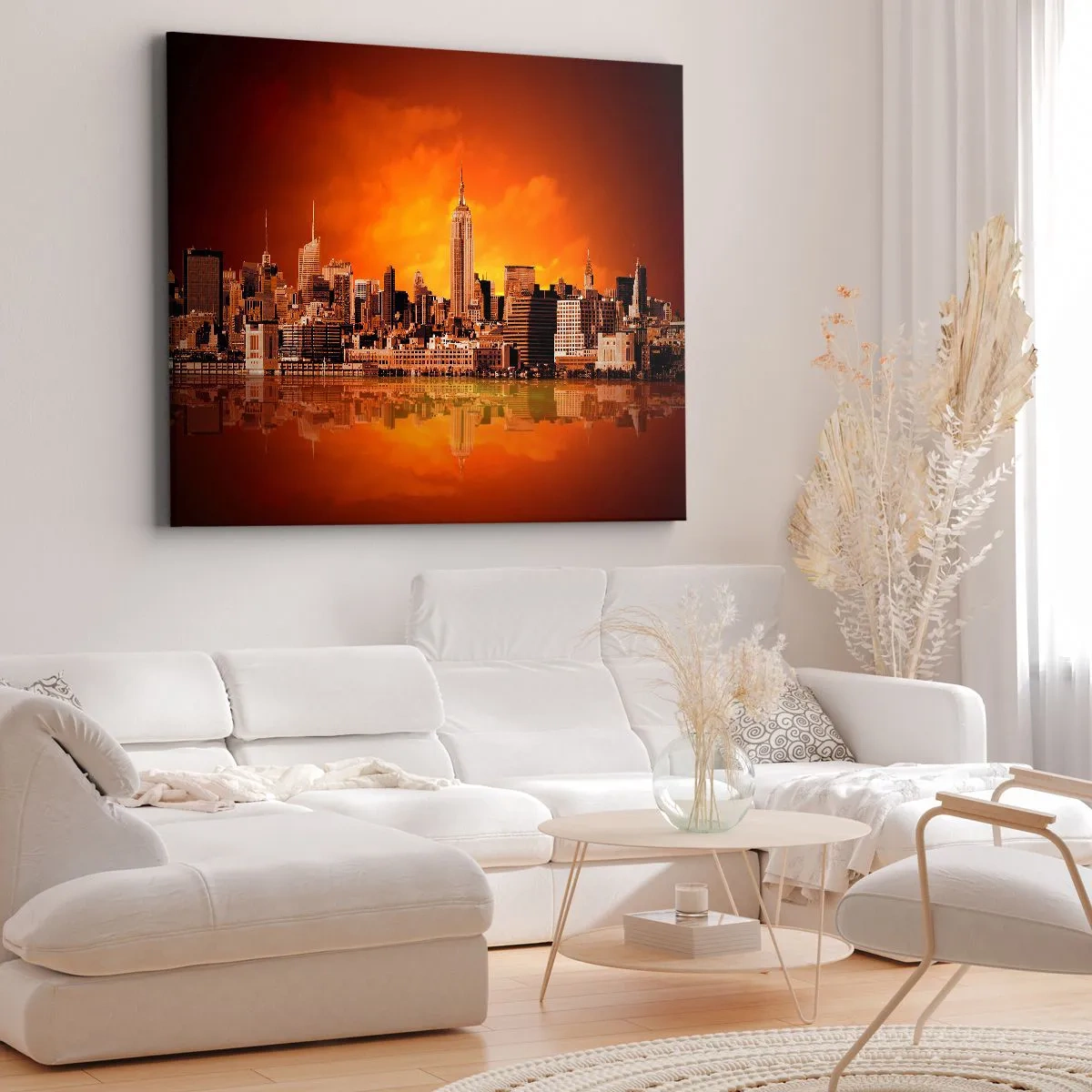 Bild auf Leinwand - Leinwandbild - Panorama der Stadt bei Sonnenuntergang mit im Wasser reflektierten Gebäuden - 100x70cm - Das Großstadtpanorama in Gelb und Bronze - Moderne Wanddekoration für Wohnzimmer und Schlafzimmer ARTTOR