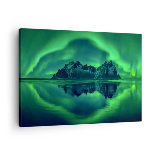 Bild auf Leinwand - Leinwandbild - Berge, umgeben von Polarlichtern, die sich im Wasser spiegeln - 70x50cm - In den Armen der Aurora - Moderne Wanddekoration für Wohnzimmer und Schlafzimmer ARTTOR