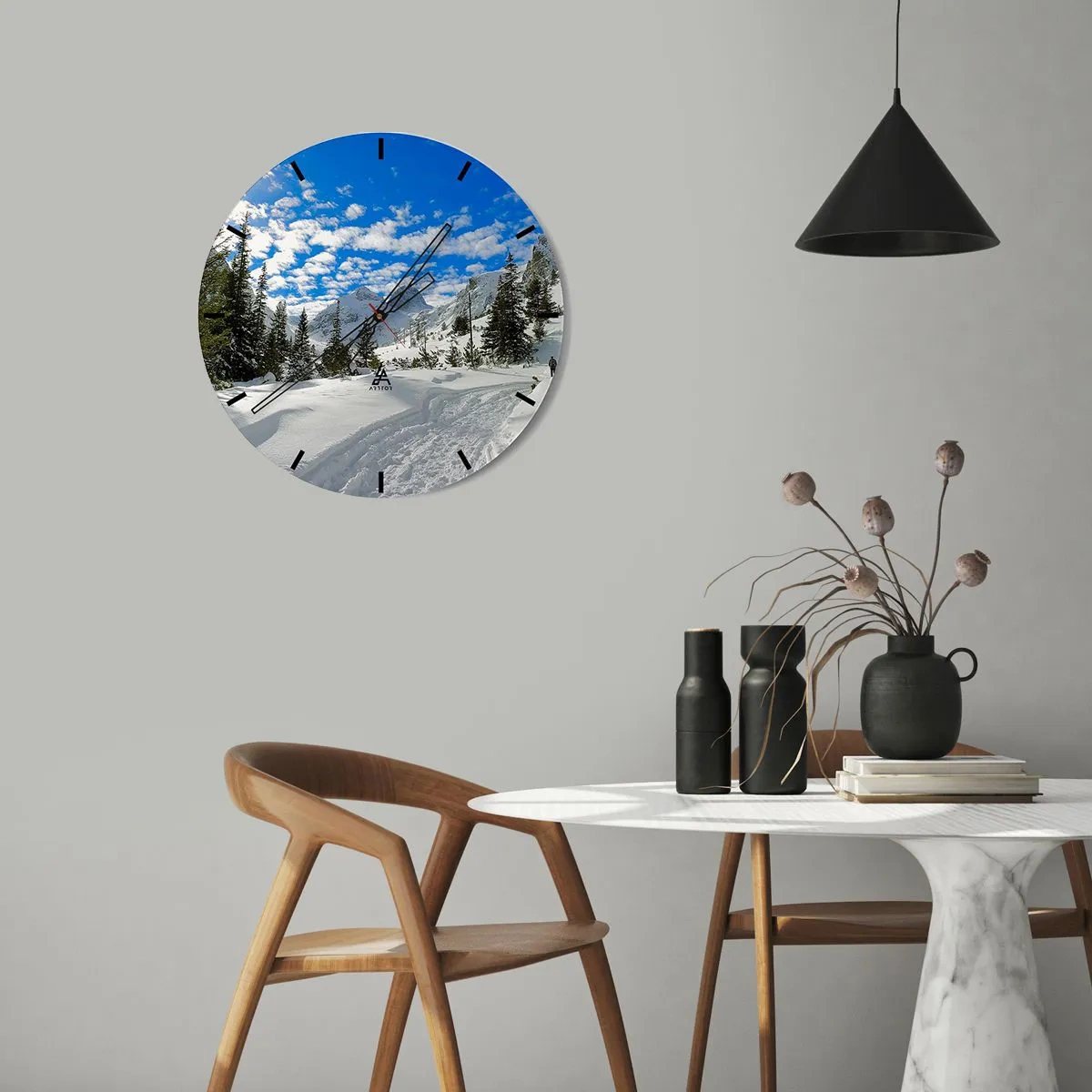 Wanduhr - Glasuhr - Winterlandschaft mit schneebedeckten Bergen und Wald - 30x30cm - Im Schnee und in der Sonne - Moderne Wanddekoration für Wohnzimmer, Küche und Schlafzimmer ARTTOR