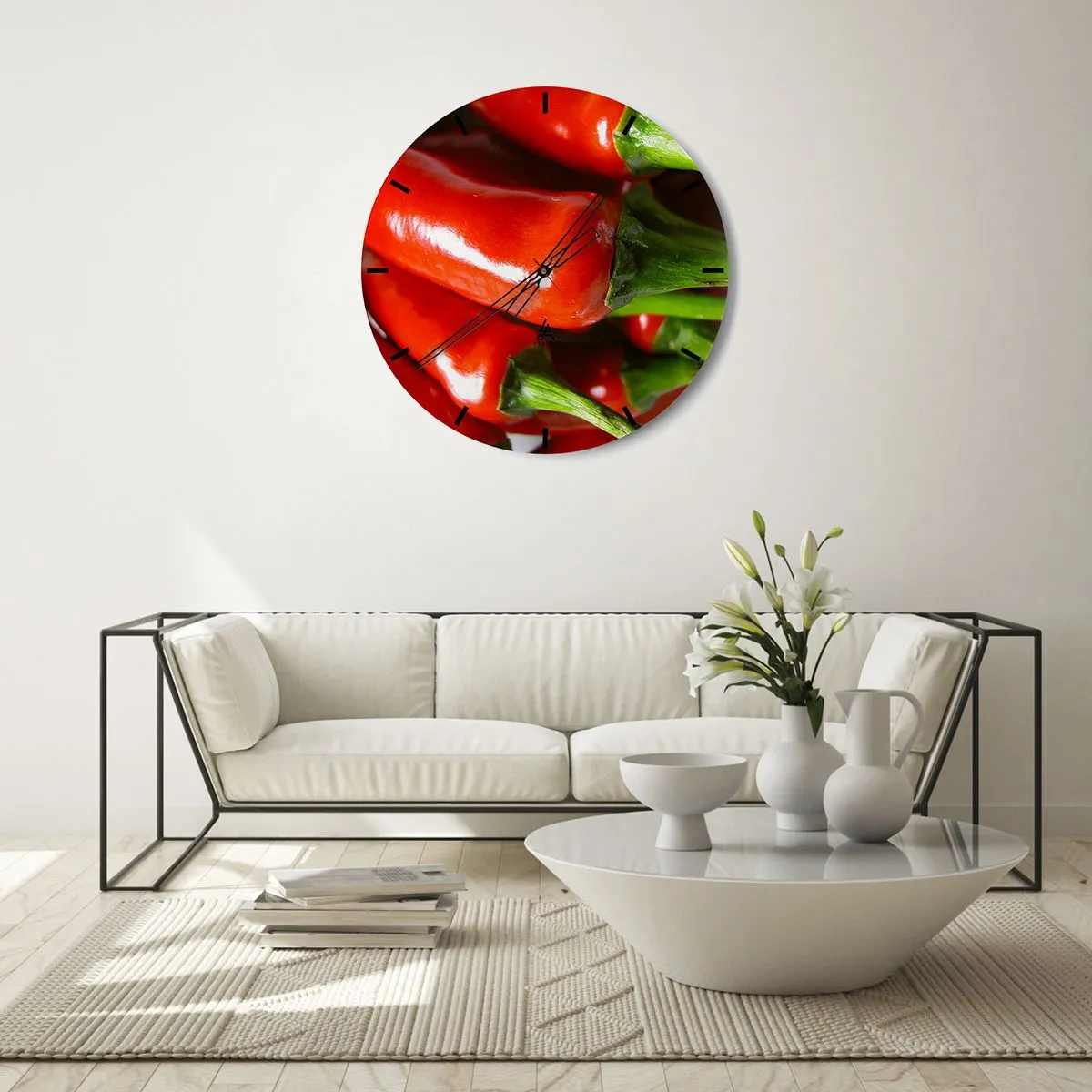 Wanduhr - Glasuhr - Nahaufnahme von roten Chilischoten - 30x30cm - Saftig, glänzend, glatt - Moderne Wanddekoration für Wohnzimmer, Küche und Schlafzimmer ARTTOR