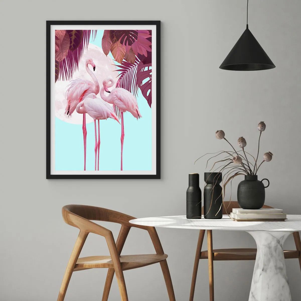 Poster in einem schwarzem Rahmen - Flamingos vor dem Hintergrund tropischer Blätter und Vollmond - 50x70cm - Drei Vogelgnaden - Moderne Wanddekoration für Wohnzimmer und Schlafzimmer ARTTOR