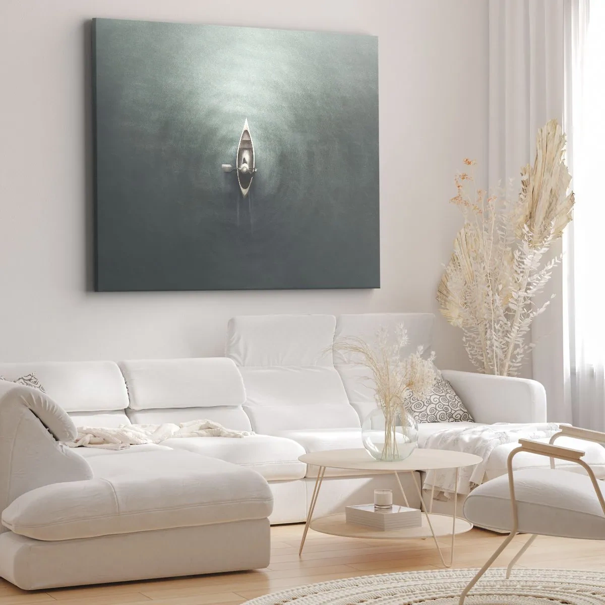 Bild auf Leinwand - Leinwandbild - Ein einsames Boot auf ruhigem Wasser in minimalistischer Umgebung - 70x50cm - Durch den Mondsee - Moderne Wanddekoration für Wohnzimmer und Schlafzimmer ARTTOR
