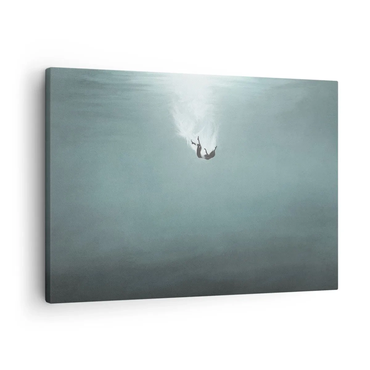 Bild auf Leinwand - Leinwandbild - Eine Figur, eingetaucht in tiefes, türkisfarbenes Wasser - 70x50cm - In den Armen des Ozeans - Moderne Wanddekoration für Wohnzimmer und Schlafzimmer ARTTOR