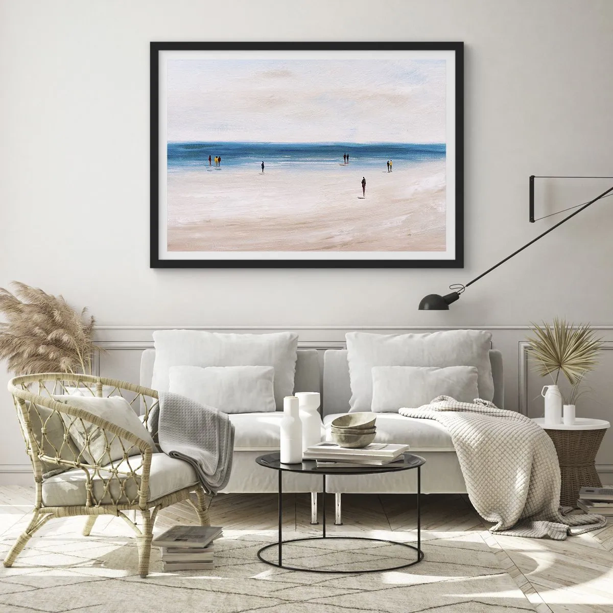 Poster in einem schwarzem Rahmen - Ein Strand mit Menschen vor der Kulisse eines ruhigen Meeres - 70x50cm - Natürliches Bedürfnis - Moderne Wanddekoration für Wohnzimmer und Schlafzimmer ARTTOR