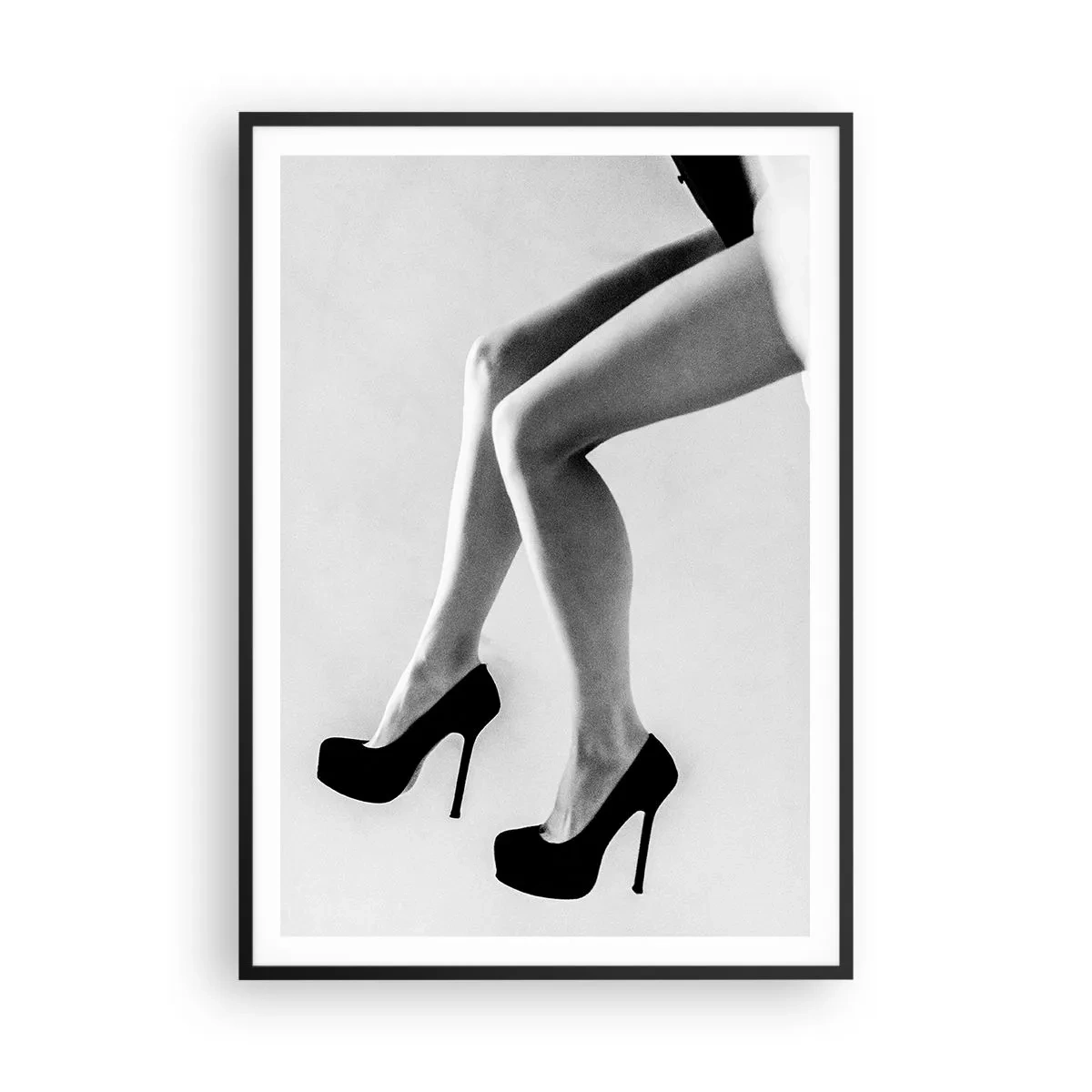 Poster in einem schwarzem Rahmen - Ewige Weiblichkeit - 70x100 cm