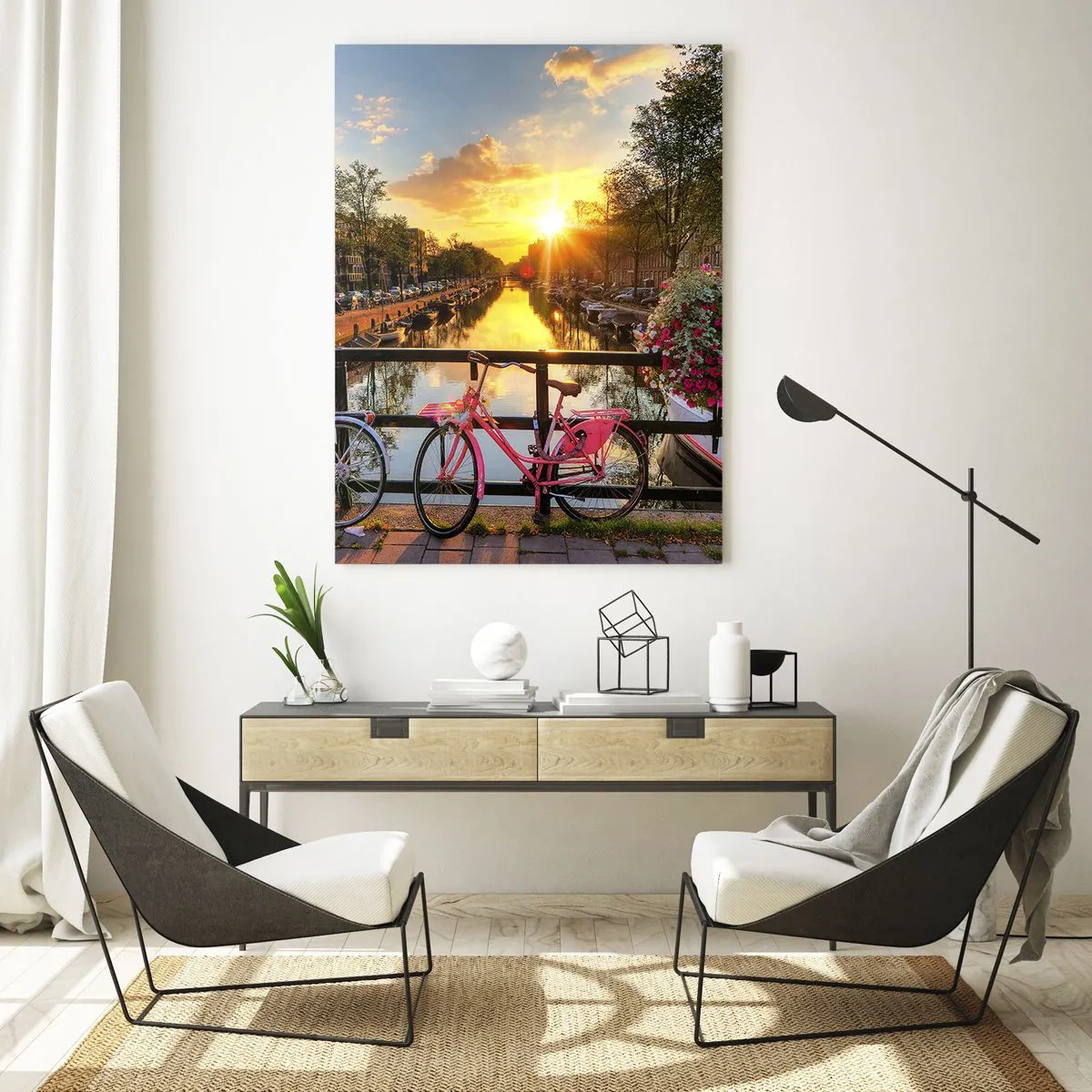 Glasbild - Bild auf glas - Sonnenuntergang über dem Kanal mit Fahrrädern im Hintergrund - 50x70cm - Frühlingsmorgen in Amsterdam - Moderne Wanddekoration für Wohnzimmer und Schlafzimmer ARTTOR