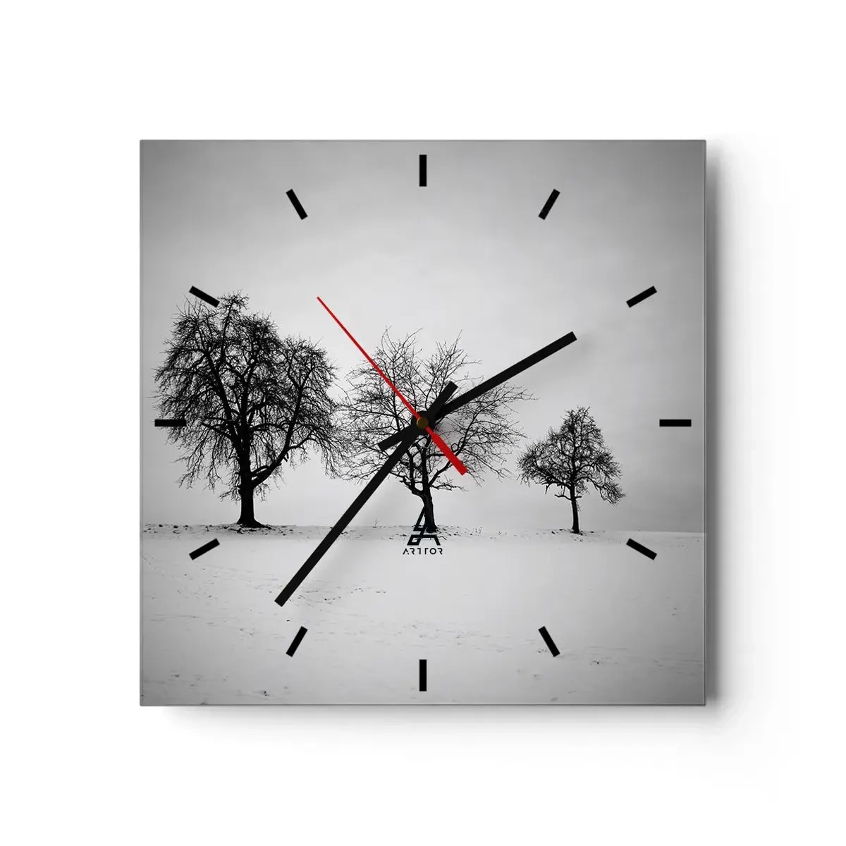 Wanduhr - Glasuhr - Drei Bäume auf einem schneebedeckten Feld im monochromen Stil - 30x30cm - Wovon träumen sie? - Moderne Wanddekoration für Wohnzimmer und Schlafzimmer ARTTOR