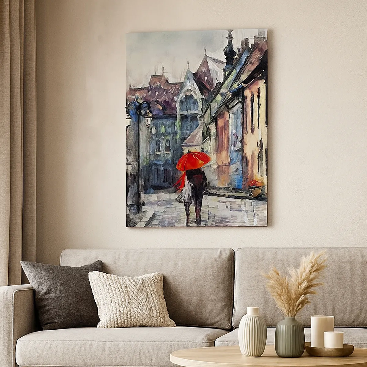 Bild auf Leinwand - Leinwandbild - Eine charmante Stadtstraße mit einem Paar unter einem roten Regenschirm - 50x70cm - Regen für Zwei - Moderne Wanddekoration für Wohnzimmer und Schlafzimmer ARTTOR