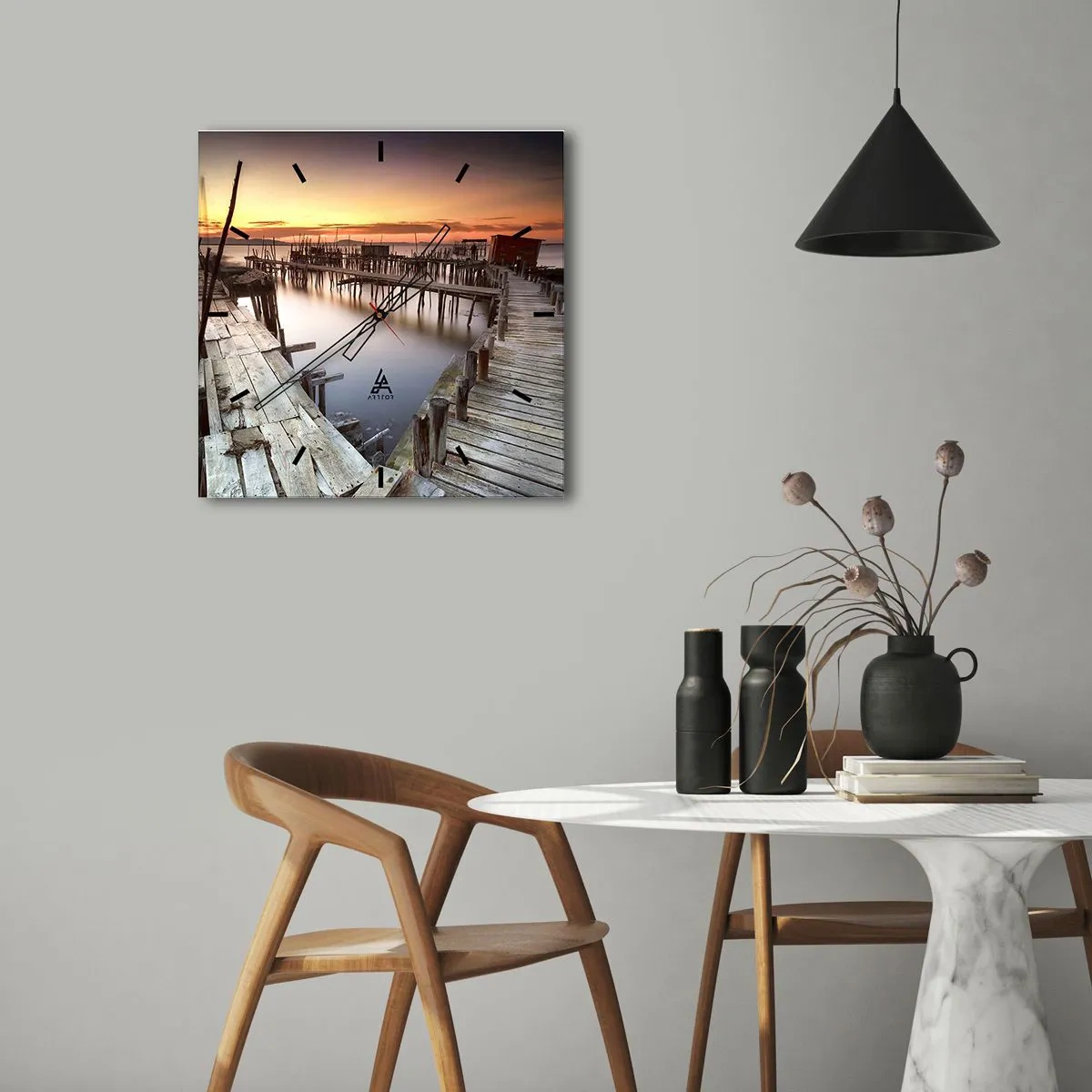 Wanduhr - Glasuhr - Holzstege auf ruhigem Wasser bei Sonnenuntergang - 30x30cm - Authentisch, keine Touristenattrappe - Moderne Wanddekoration für Wohnzimmer und Schlafzimmer ARTTOR