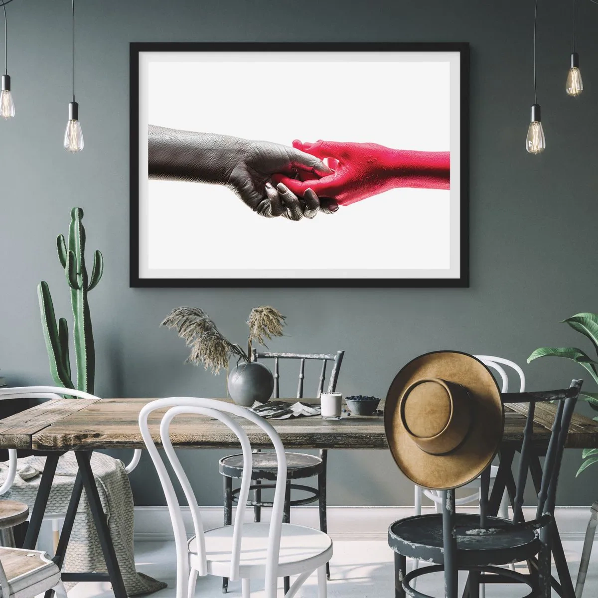 Poster in einem schwarzem Rahmen - Symbolische Hände in Silber und Rot - 100x70cm - Gemeinsam, obwohl anders - Moderne Wanddekoration für Wohnzimmer und Schlafzimmer ARTTOR