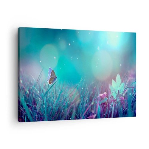 Bild auf Leinwand - Leinwandbild - Ein Schmetterling auf dem Gras im Licht verschwommener Reflexionen - 70x50cm - Das geheime Leben der Wiese - Moderne Wanddekoration für Wohnzimmer und Schlafzimmer ARTTOR