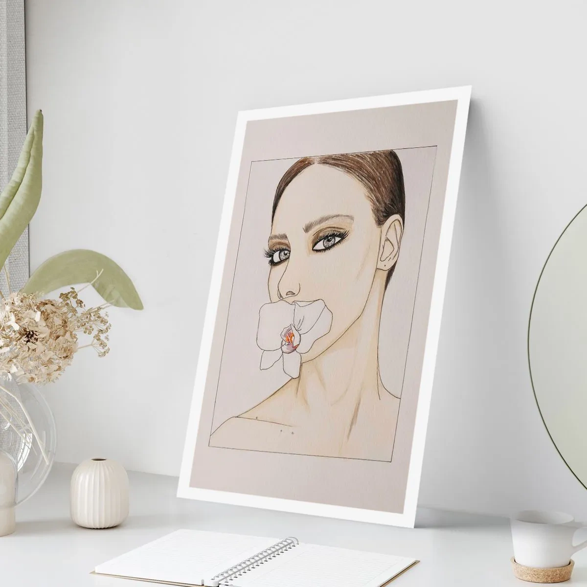 Poster - Porträt einer Frau mit einer Orchidee auf den Lippen - 50x70cm - Ein Symbol für Eleganz und Schönheit - Moderne Wanddekoration für Wohnzimmer und Schlafzimmer ARTTOR