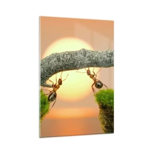 Glasbild - Bild auf glas - Ameisen bauen vor dem Hintergrund der untergehenden Sonne eine Brücke aus Ästen. - 80x120cm - Glücklich, zusammen arbeiten - Moderne Wanddekoration für Wohnzimmer und Schlafzimmer ARTTOR