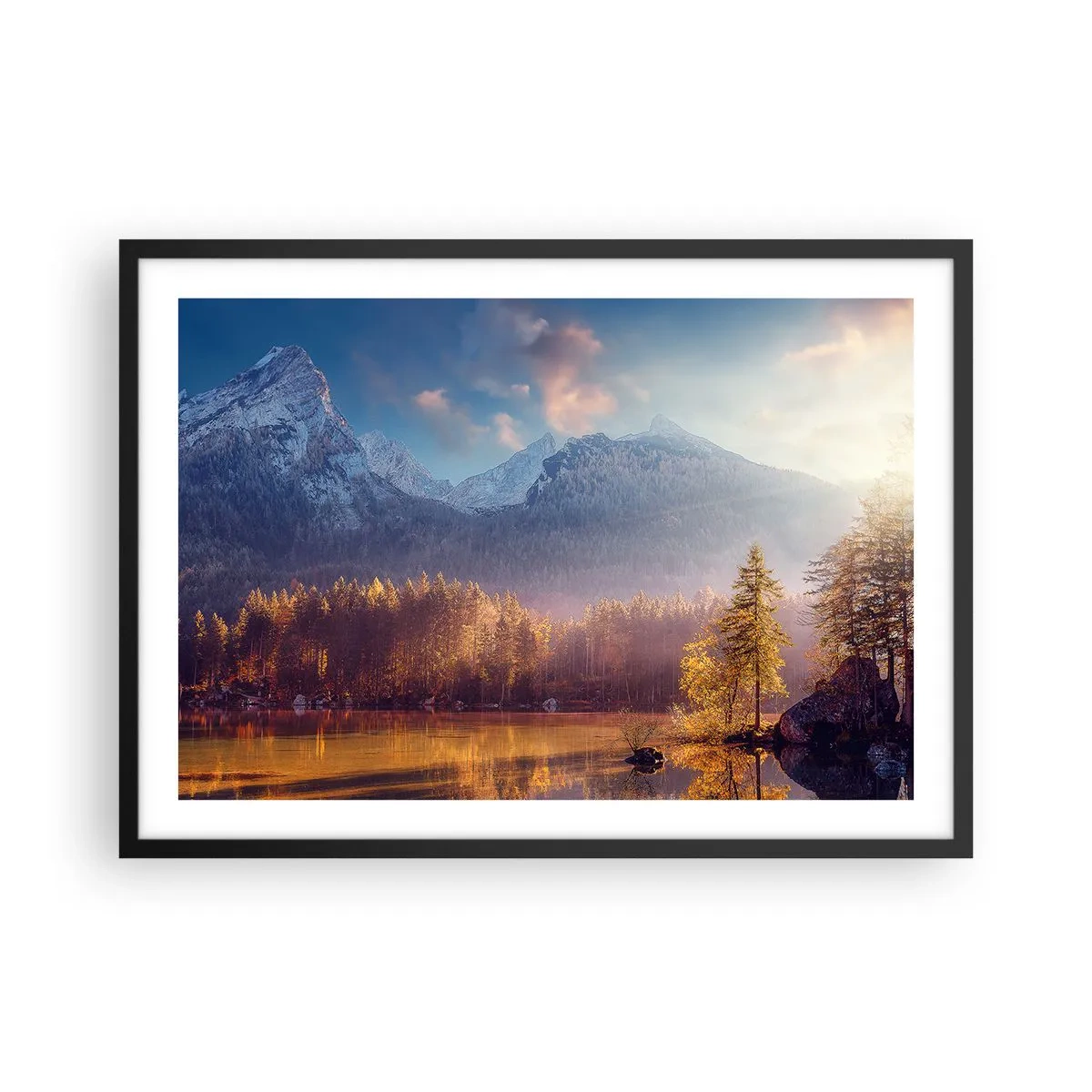 Poster in einem schwarzem Rahmen - Malerischer Blick auf den Bergwald und den See im Morgengrauen - 70x50cm - In den Bergen und Tälern - Moderne Wanddekoration für Wohnzimmer und Schlafzimmer ARTTOR