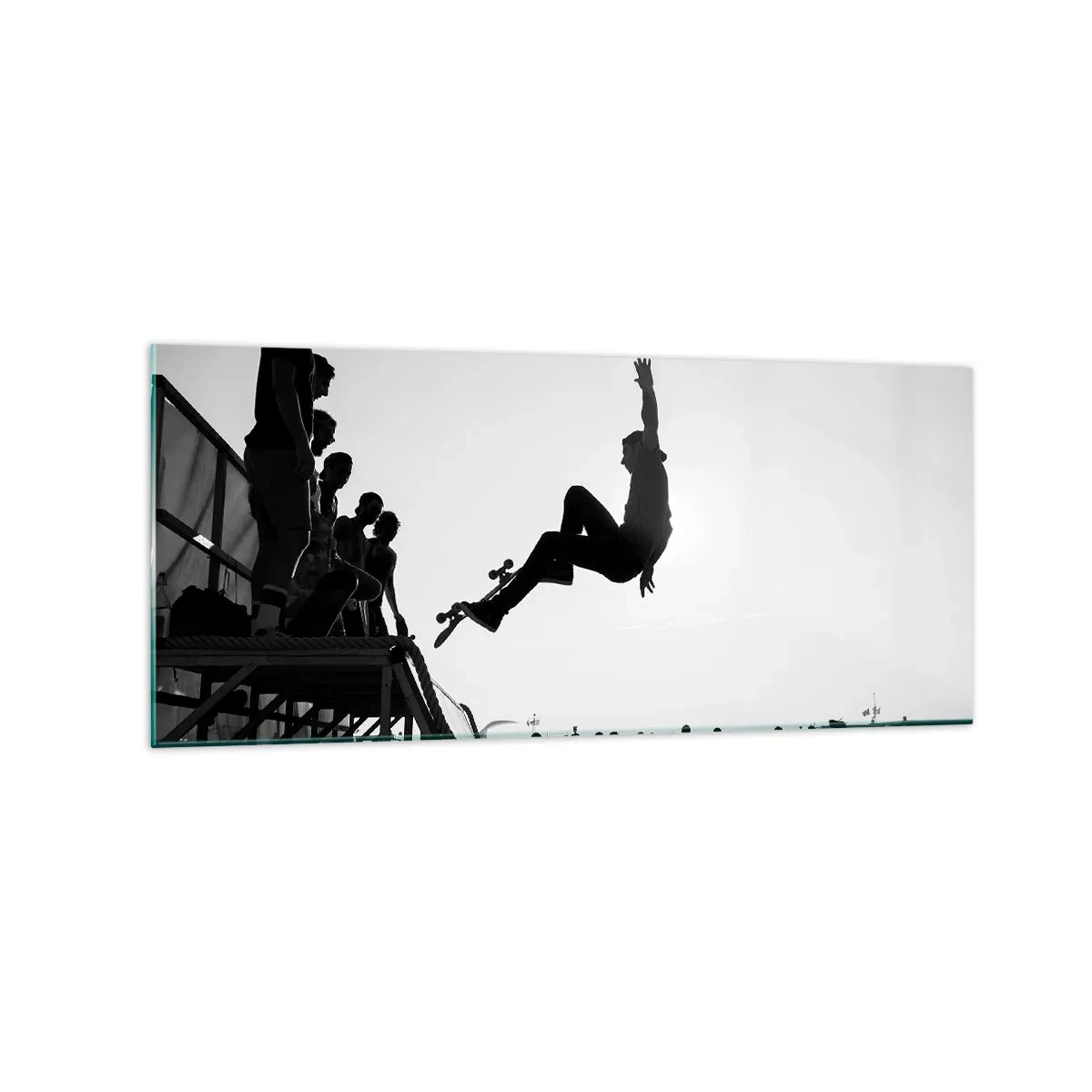 Glasbild - Bild auf glas - Schwarz-weiße Skateboardszene auf einer Rampe - 120x50cm - Helden und Zuschauer - Moderne Wanddekoration für Wohnzimmer und Schlafzimmer ARTTOR