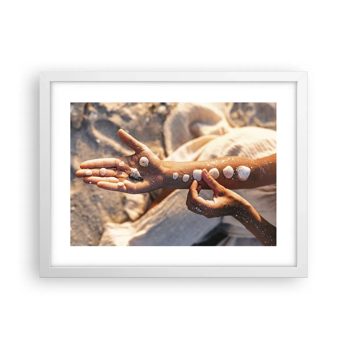 Poster in einem weißen Rahmen - Schönheit an Ihren Fingerspitzen - 40x30 cm