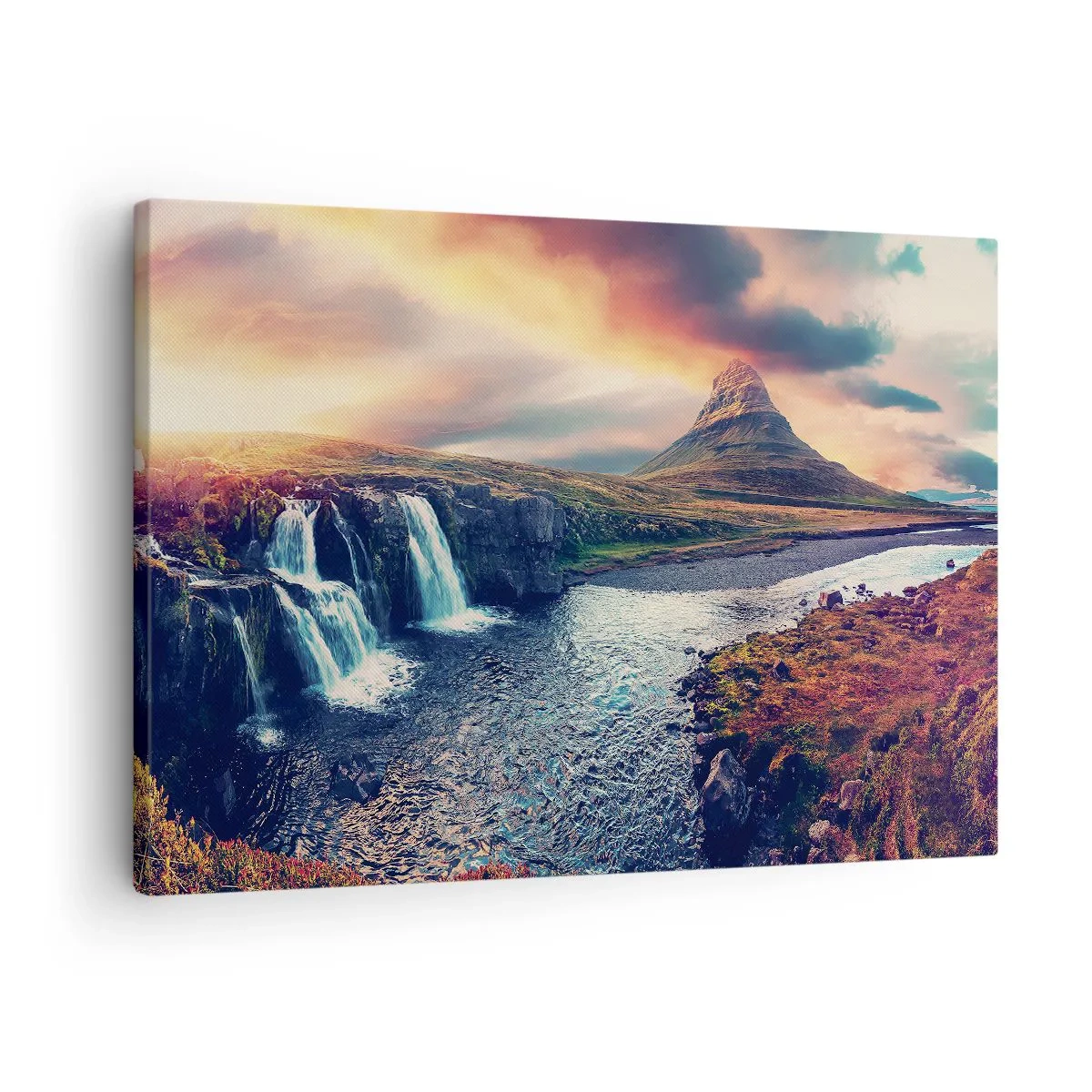 Bild auf Leinwand - Leinwandbild - Blick auf den Wasserfall und die Berge im Licht der untergehenden Sonne - 70x50cm - In der Majestät der Natur - Moderne Wanddekoration für Wohnzimmer und Schlafzimmer ARTTOR