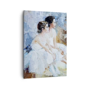 Bild auf Leinwand - Leinwandbild - Zwei Ballerinas in weißen Outfits entspannen vor einem pastellfarbenen Hintergrund. - 50x70cm - Rest der jungen Schwäne - Moderne Wanddekoration für Wohnzimmer und Schlafzimmer ARTTOR
