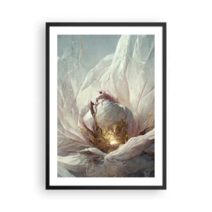 Poster in einem schwarzem Rahmen - Eine subtile Abstraktion mit einem Blumenmotiv in zarten Weiß- und Goldtönen. - 50x70cm - Sie blüht alle hundert Jahre einmal - Moderne Wanddekoration für Wohnzimmer und Schlafzimmer ARTTOR